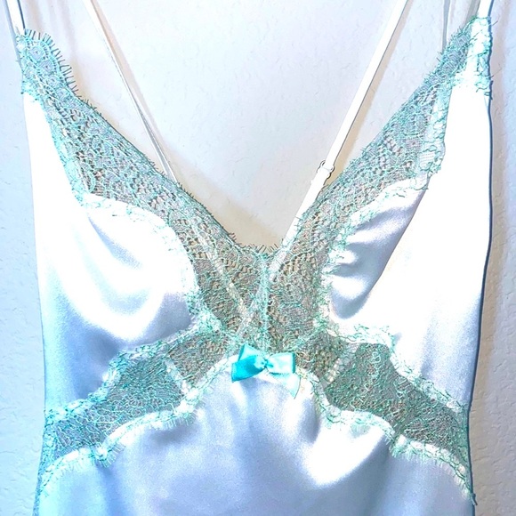 Rare VS Very Sexy Satin & Lace Slip Small Chantilly Lace Silky Soft White Mint - Picture 3 of 7